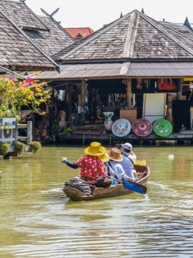 Pattaya Floating Market Rowing Boat